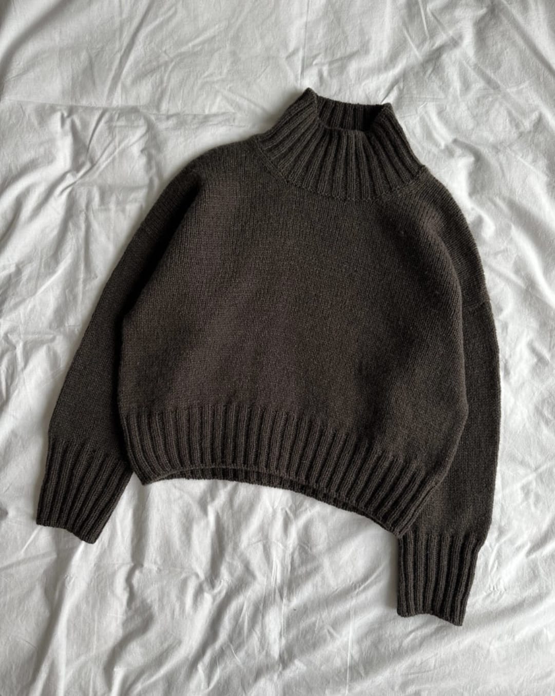 Hannah Sweater O-Neck by PetiteKnit - Har Copy Pattern